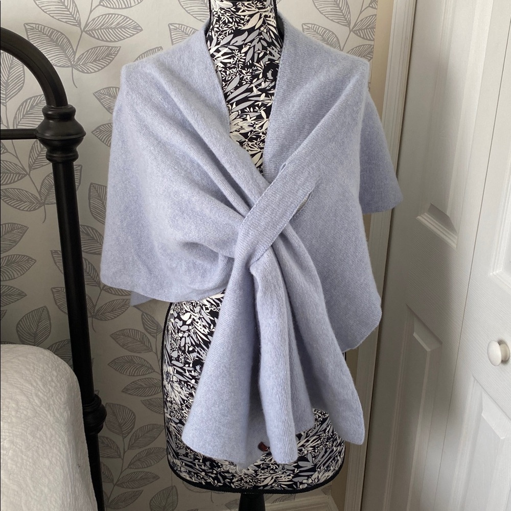 Women’s Italian made wool blend cape style wrap by Curling Collection